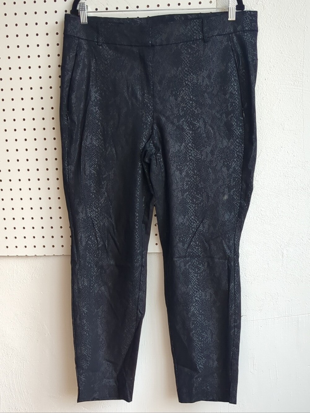 Lane Bryant Black Snakeskin Cropped Ankle Pants